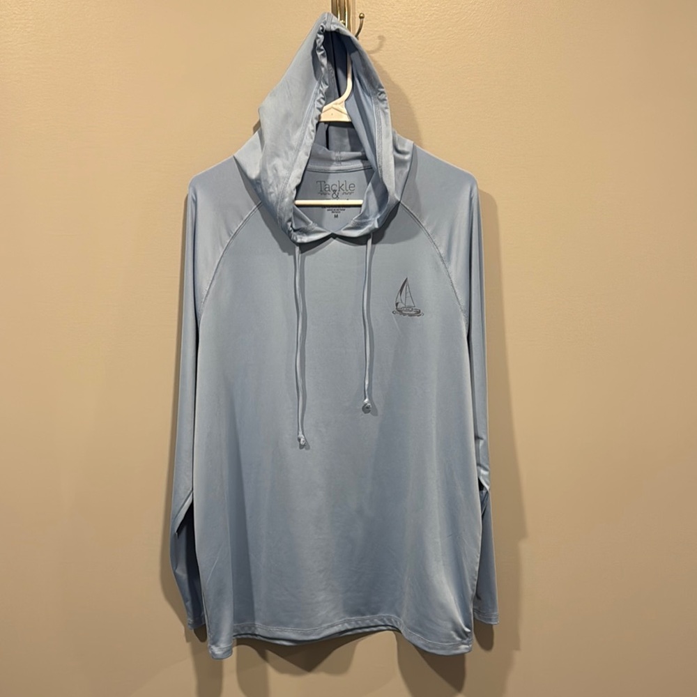 Tackle & Tide Men’s Medium Hooded long Sleeve shirt, light blue